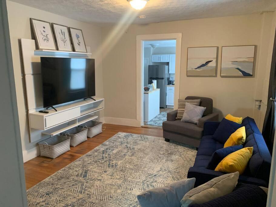 Cozy Cambridge Apt Exterior photo